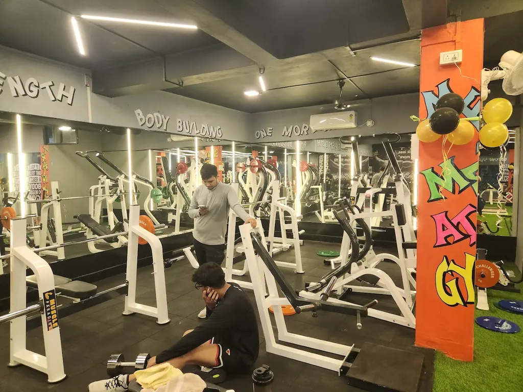 Muscle paradise — Martial Arts in Mominpore