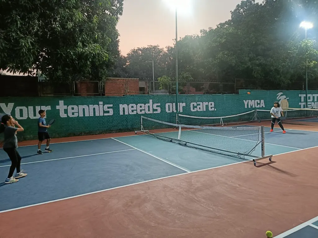 YMCA — Tennis in Sector 11