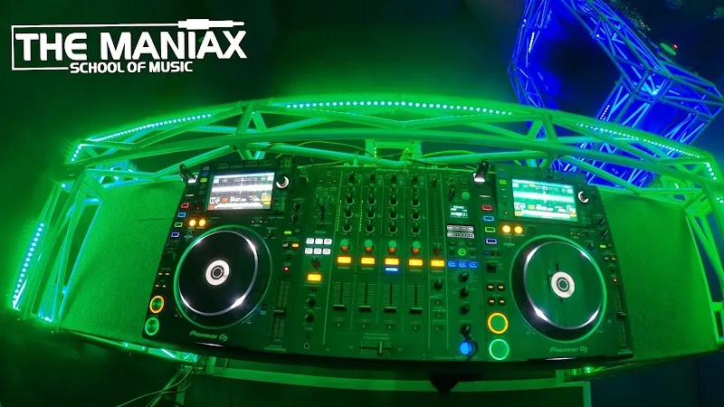 The Maniax - School of Music — Music in Pahada