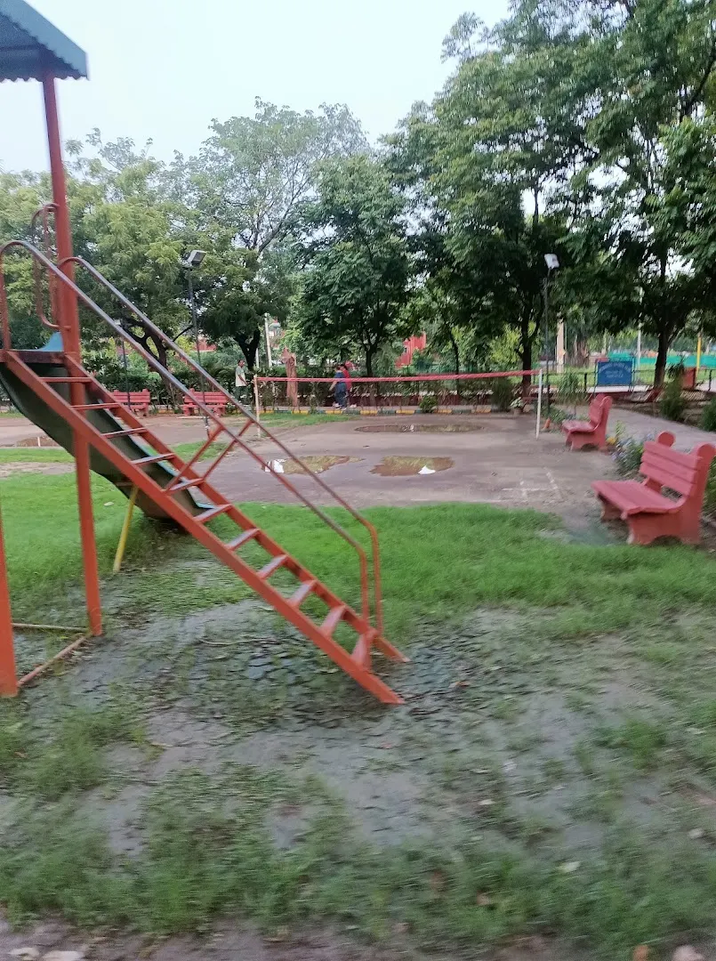 BADMINTON PARK ... — Badminton in Sector 12