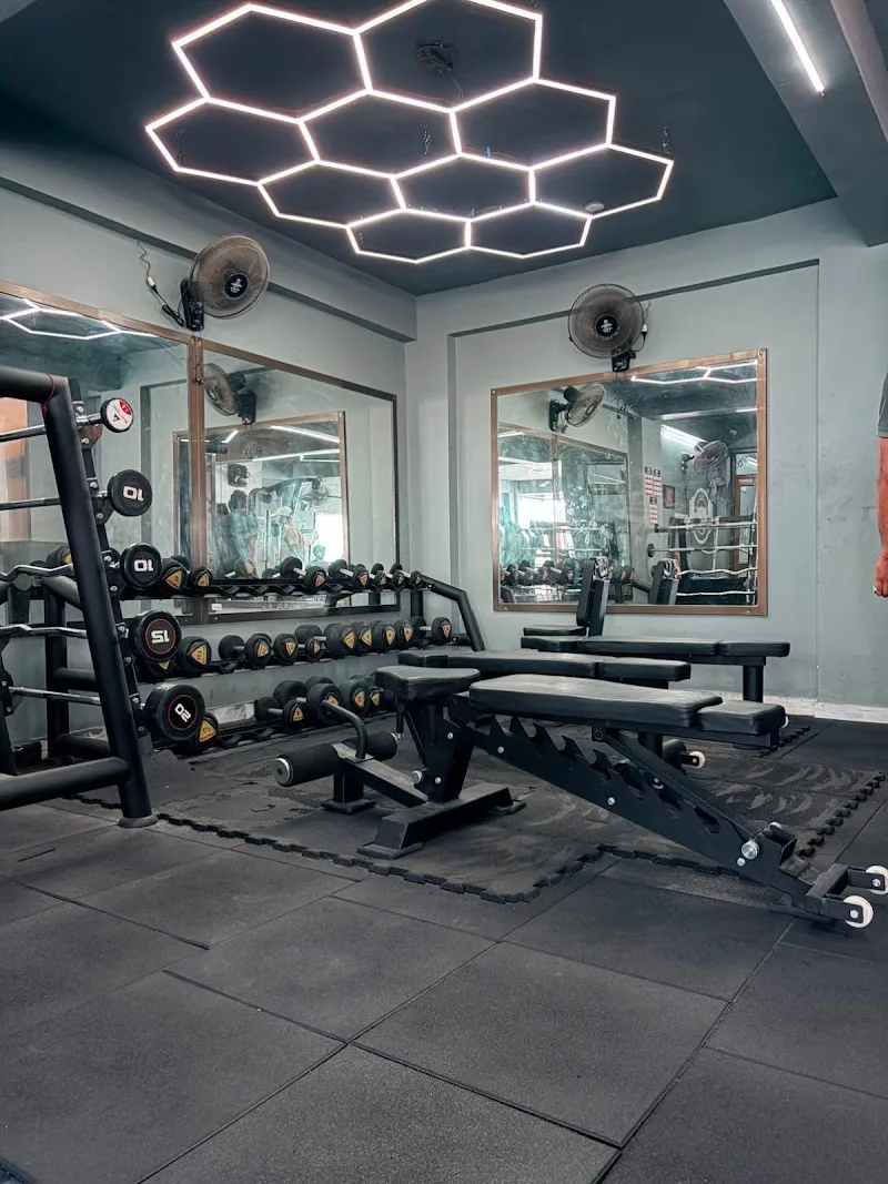 World Gym Ratanada photo 1
