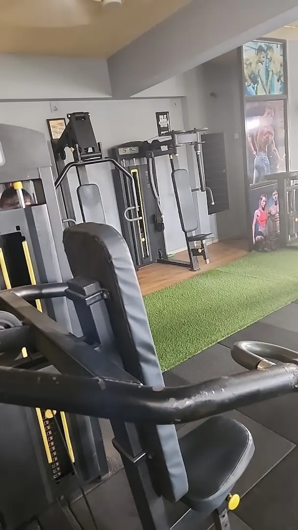 HD FITNESS — Fitness Center in Sector 3, Gandhinagar