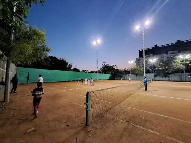 Tennis Court (Clay)