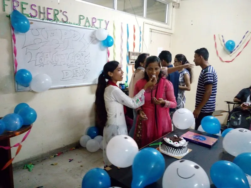 Reliance Animation Academy — Art & Craft in Bhelupur