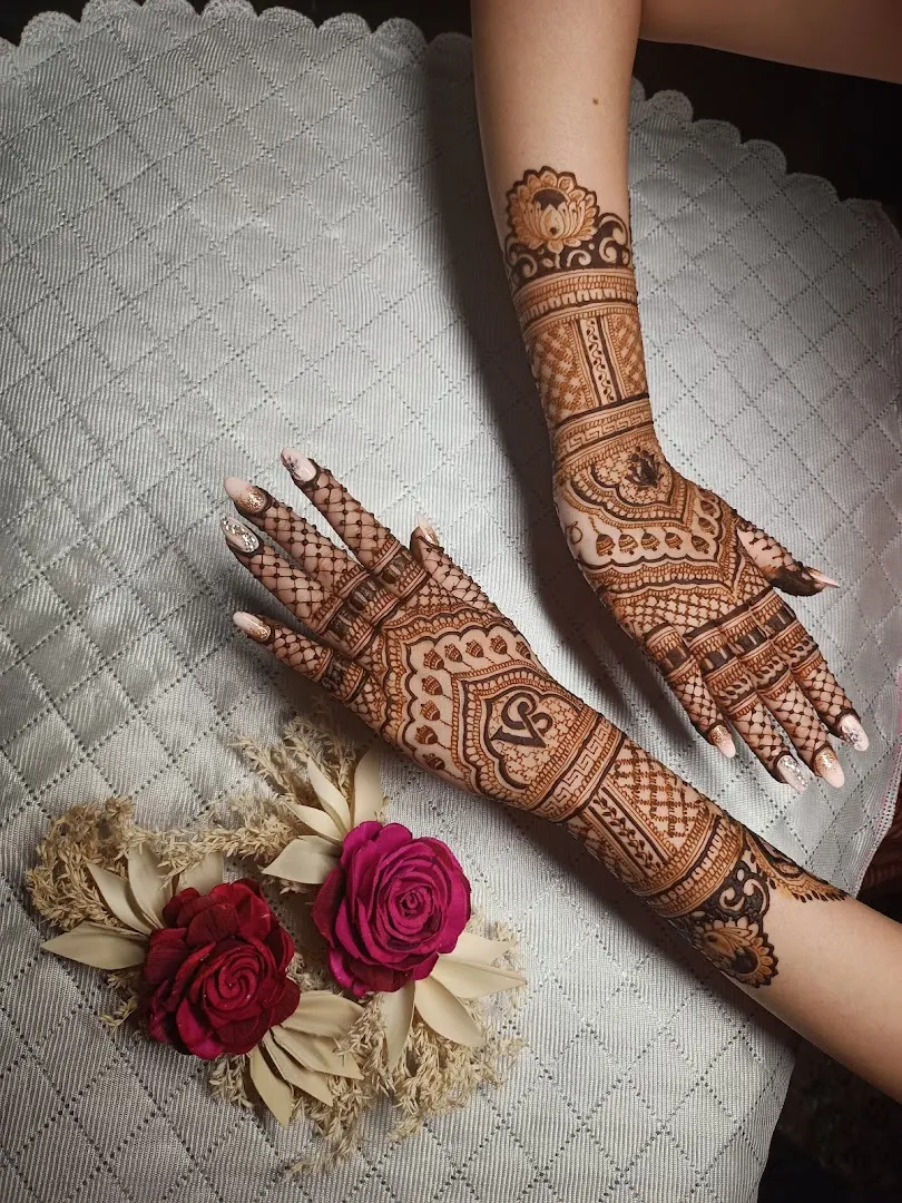 Priya's art and Mehendi Classes — Art & Craft in Budhwar Peth