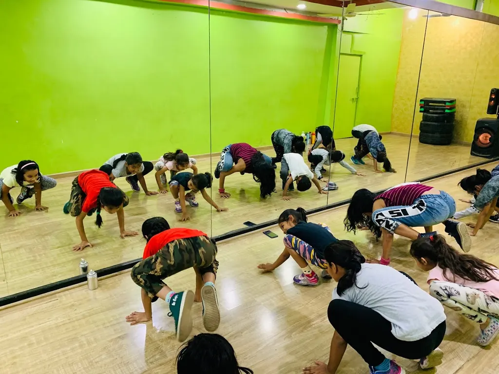 Amplitude Dance Crew — Dance in Maninagar