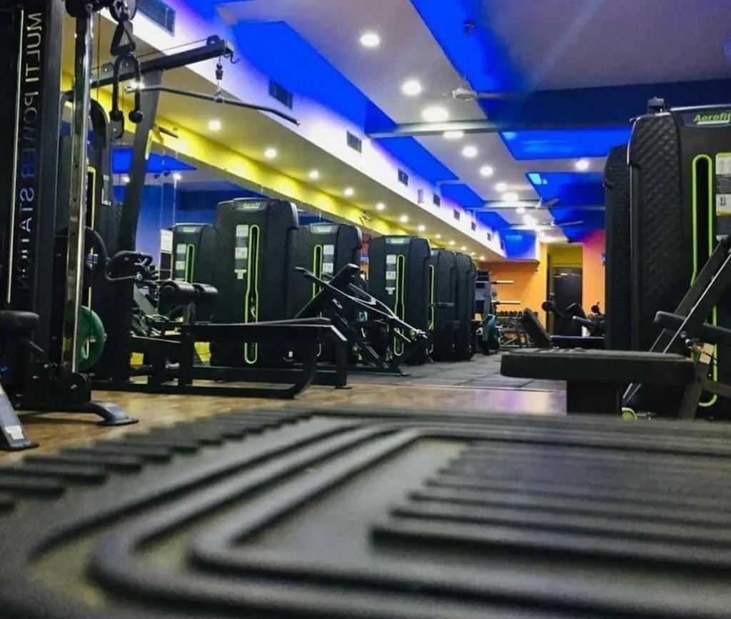 Gymaholic wellness studio pkl Peer Muchalla — Yoga in Peer Muchalla