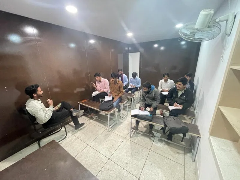 BIG Boss Spoken English Institute — Language in Ratanada