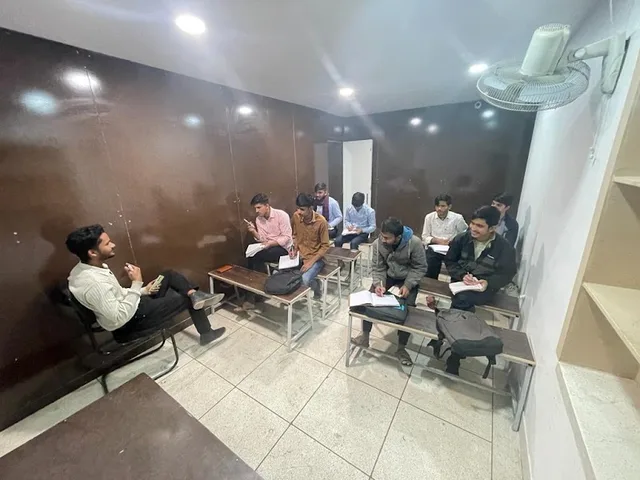 BIG Boss Spoken English Institute — Language in Ratanada