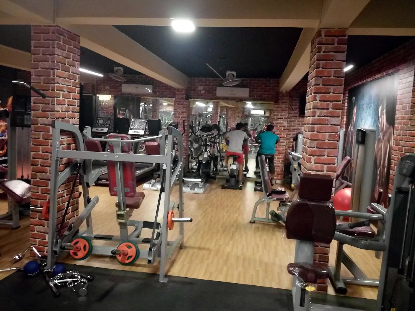 Muscle Town Fitness Studio — Strength & Powerlifting in Royapettah, Chennai