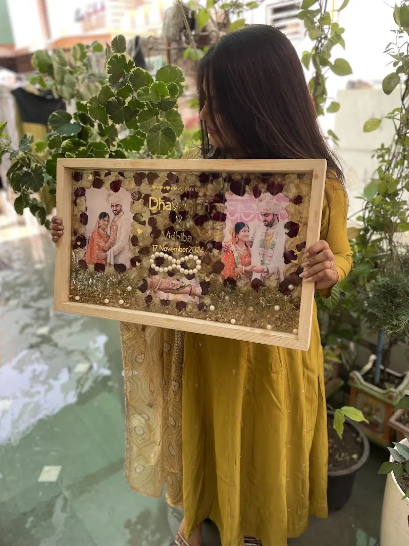 RAVINAS RESIN STUDIO — Art & Craft in Vastral