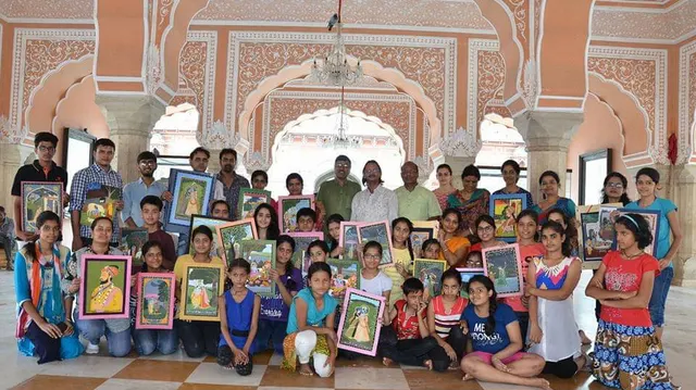 Saraswati Kala Kendra — Art & Craft in Indira Bazar