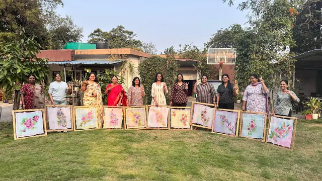 Diva Lifestyles: Wearable Art (Hand Painted Sarees — Art & Craft in Pune Cantonment