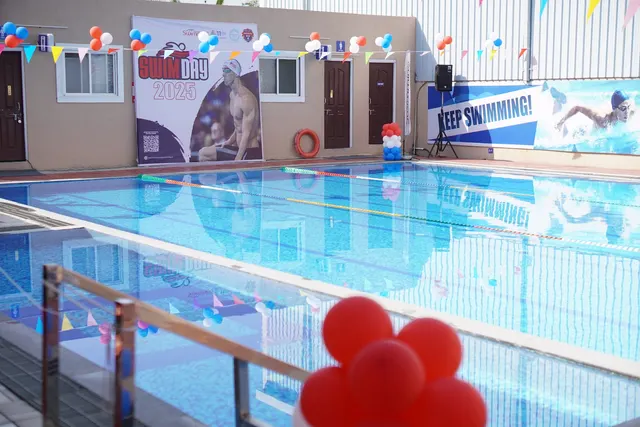 Michael Phelps Swimming at Satav SportsComplex, Wagholi — Swimming in Wagholi