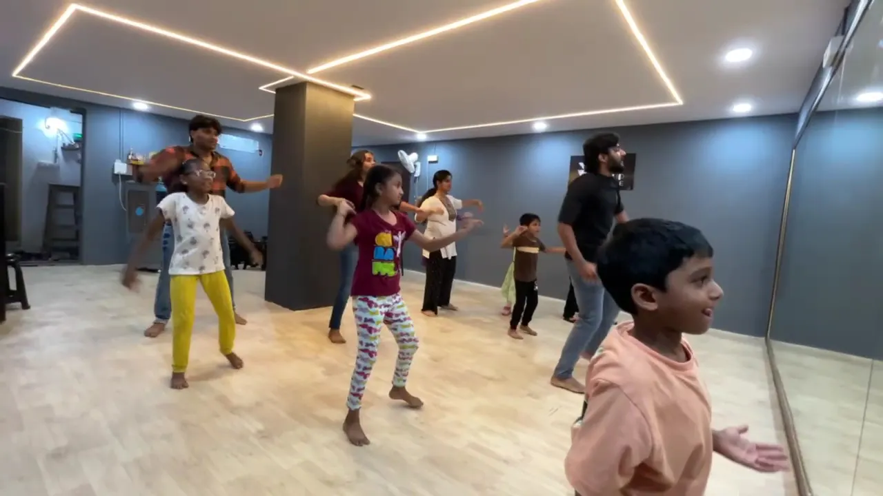 PosHup Dance photo 1
