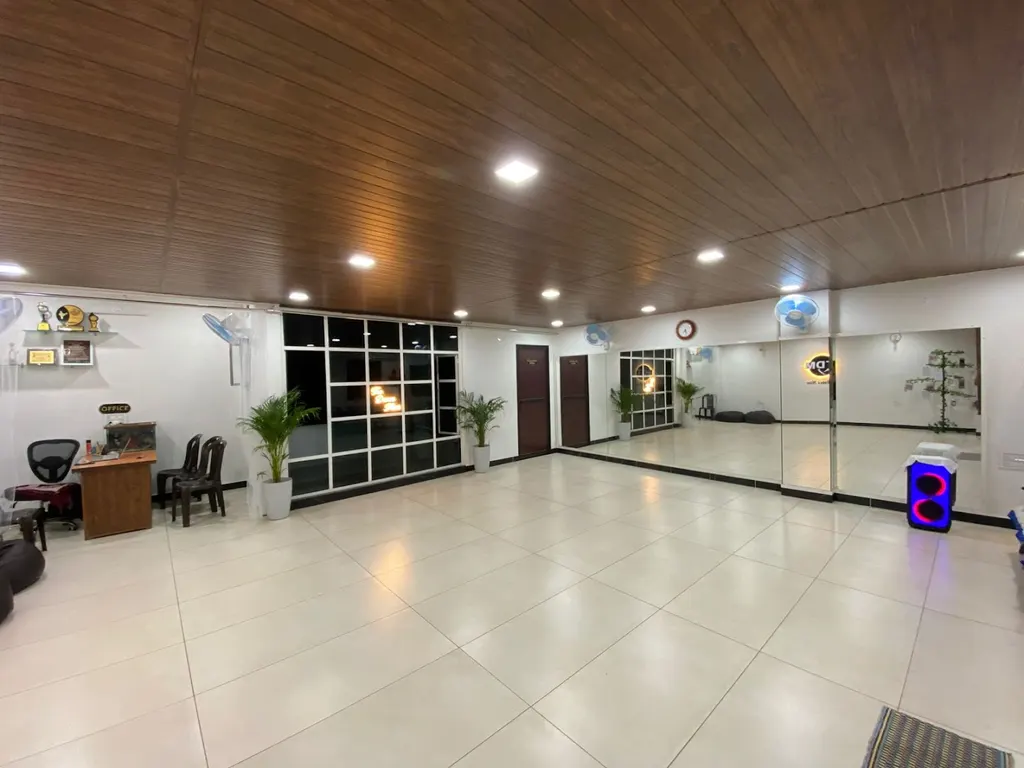 The Dance Mine — Dance in Maniyawas