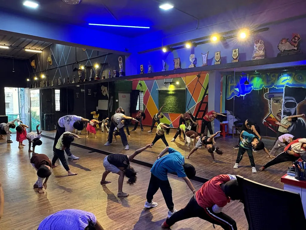 A square dance academy — Dance in Hadapsar