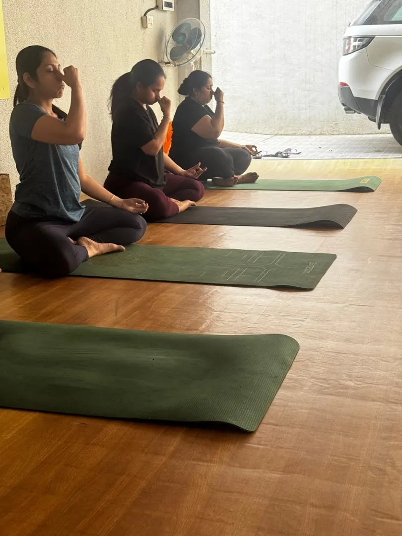 Smriti Yoga Sanga — Yoga in Nigdi