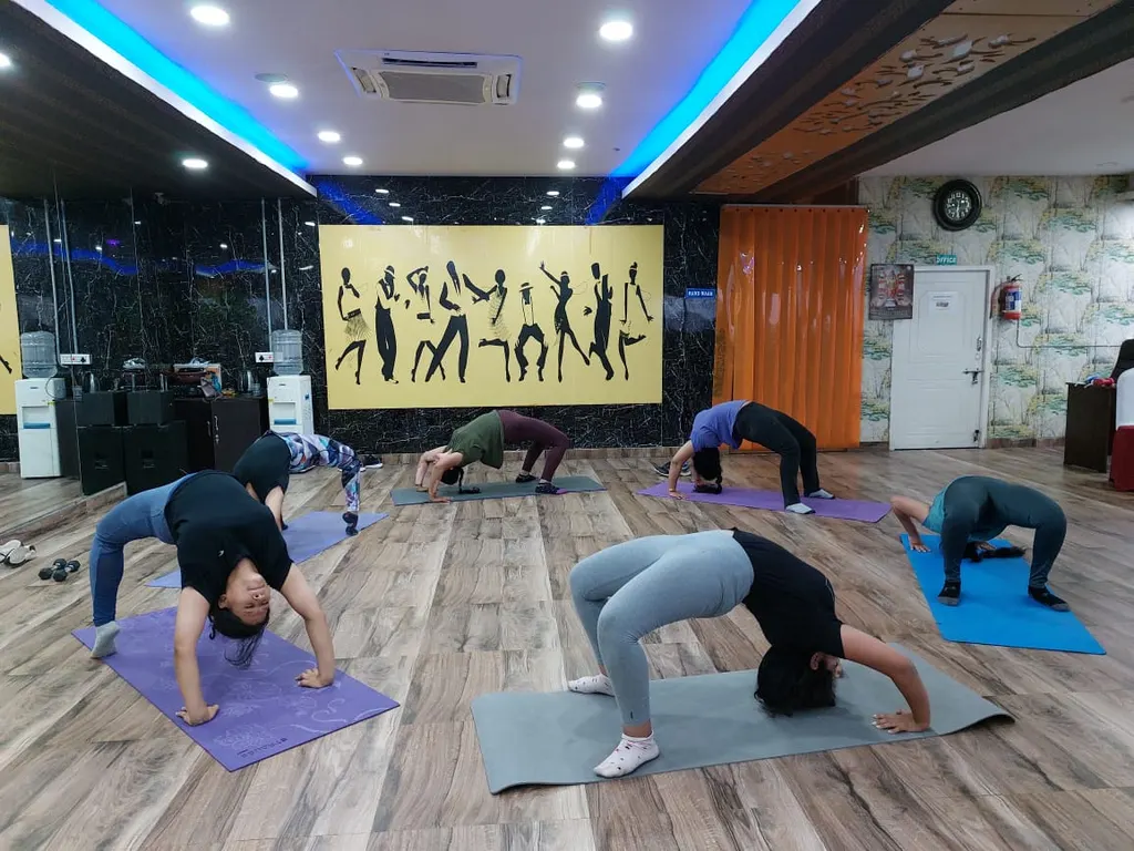 VR ARTS & FITNESS STUDIO FOR WOMEN — Yoga in Chanda Nagar