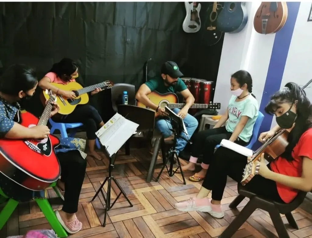 Vaidik Sangeet Mahavidyalaya | Guitar, Harmonium, Keyboard, Flute Classes, Music Classes — Music in Sitapuri, Delhi