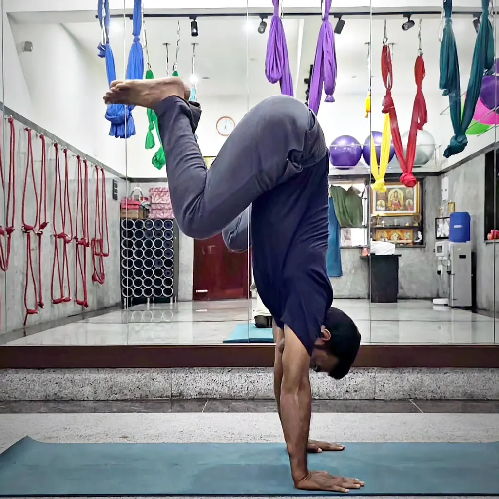 Kumaran yoga studio — Yoga in Korattur