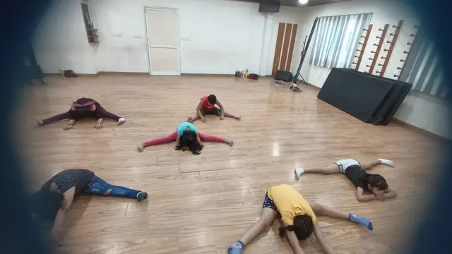 Buskers Dance Institute, County Sports Academy,Queens Road — Dance in Vaishali Nagar