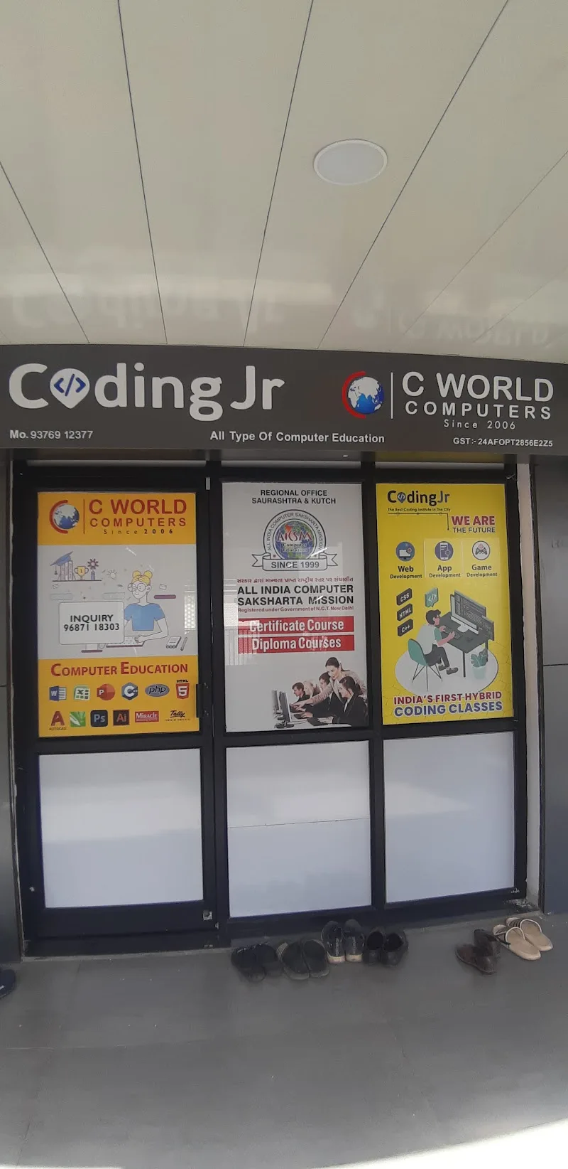 Coding JR - C World Computers — Coding & Robotics in Mavdi