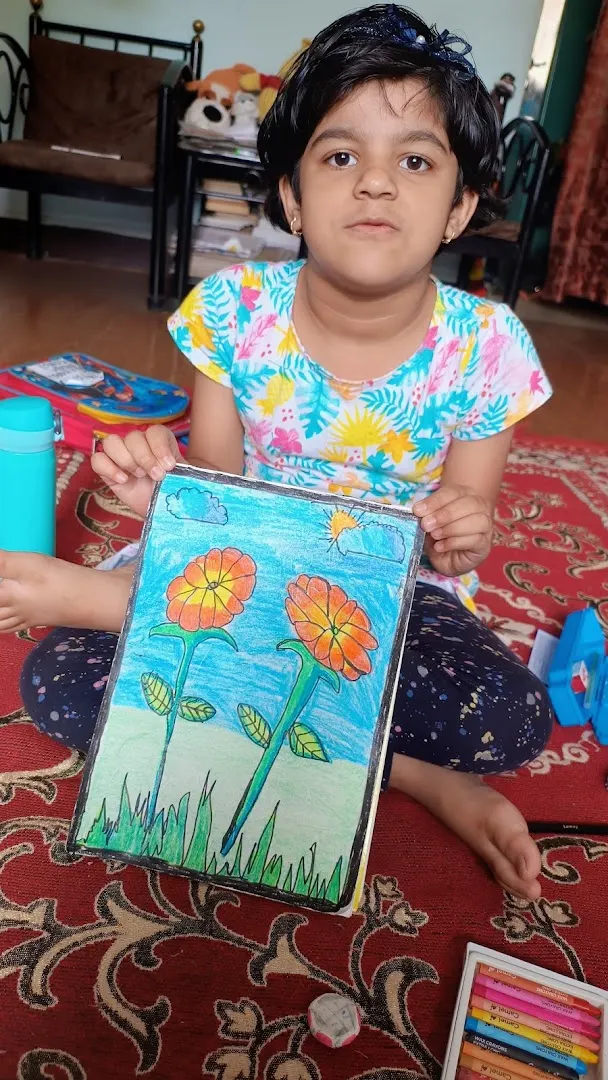 Creative drawing class photo 1