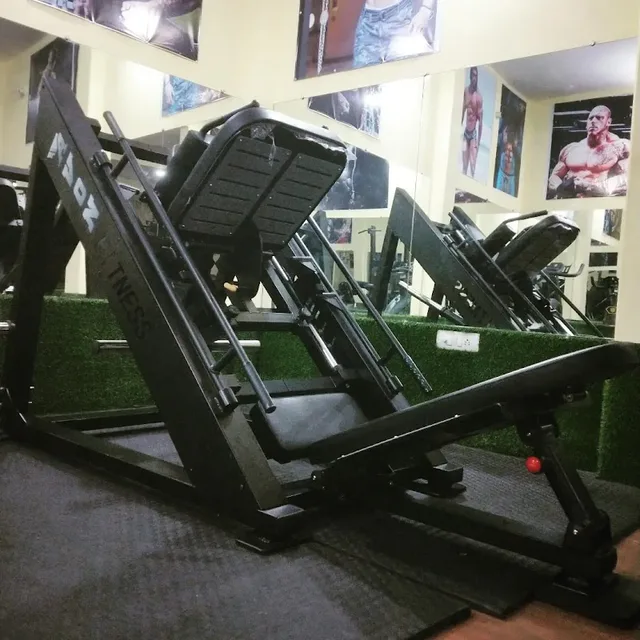 Royal + Fitness