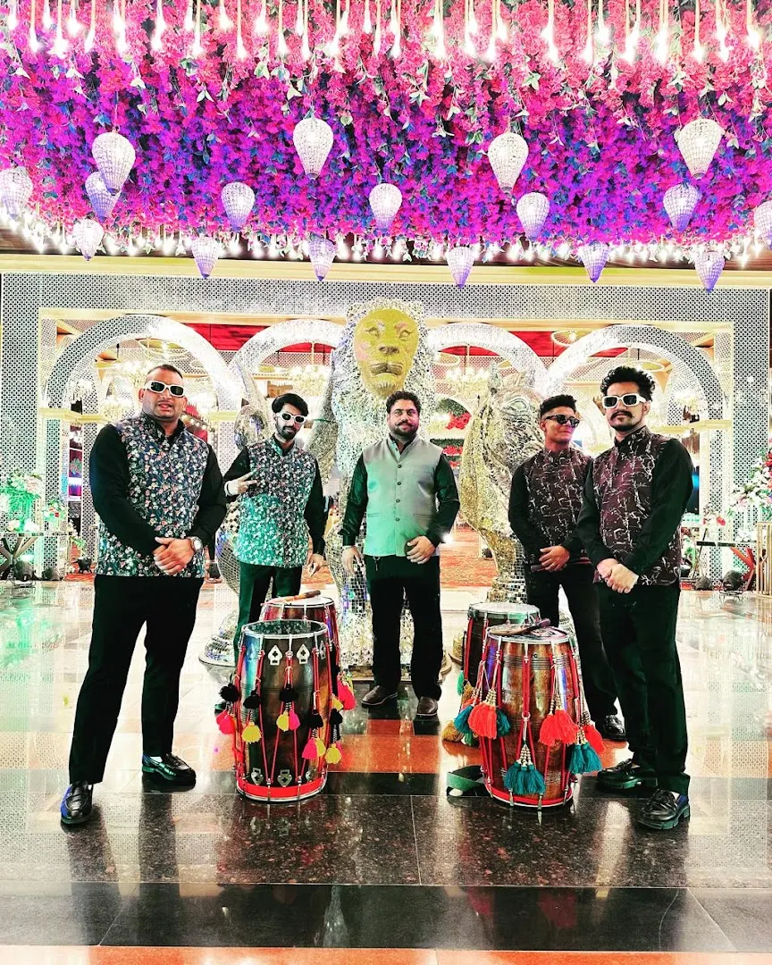 PUNJABI DHOL AND BOLIYAAN — Dance in Sector 38