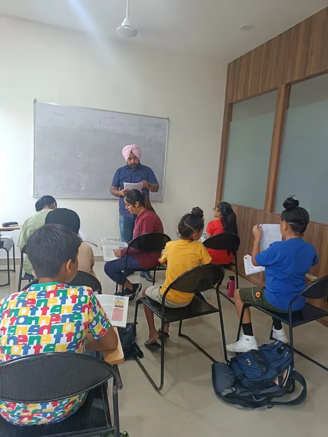 Wisdy Education Institute — Coding & Robotics in Sector 71