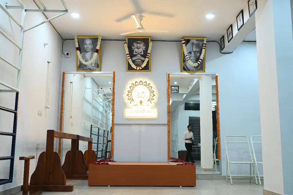 Light on yogsadhana — Yoga in Swami Vihar