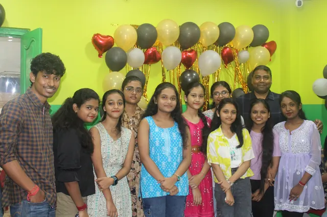 HeadStart Computer Training Centre — Coding & Robotics in Salkia