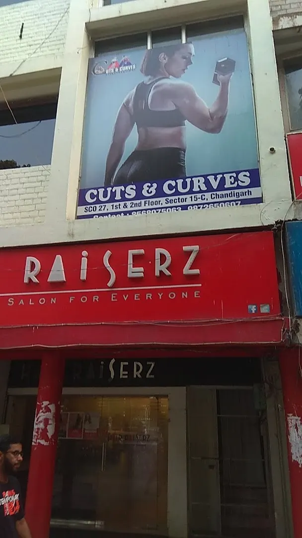 Cuts & Curves Gym