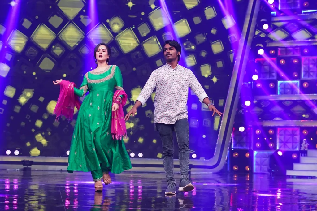 ON STAGE DANCE STUDIO — Dance in Ultadanga