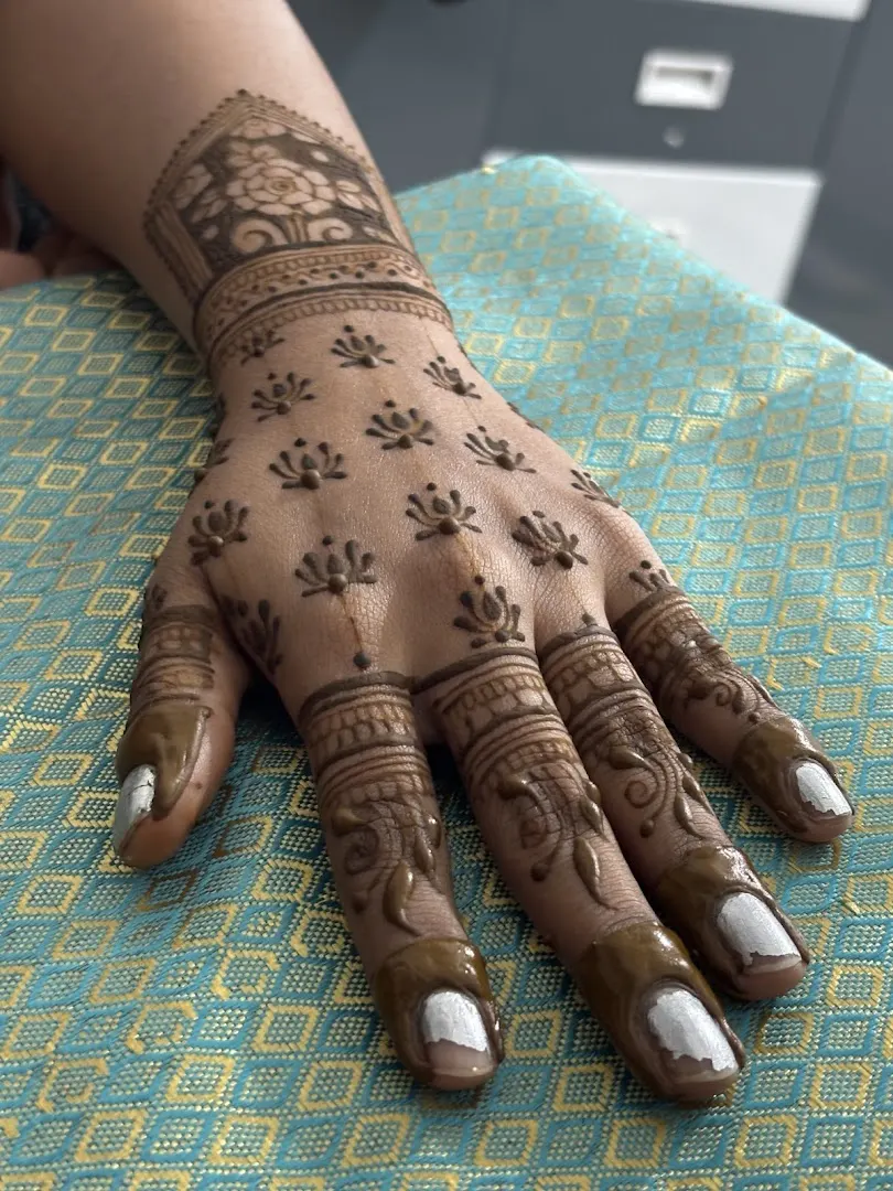 Anvee mehndi classes — Art & Craft in Wakad