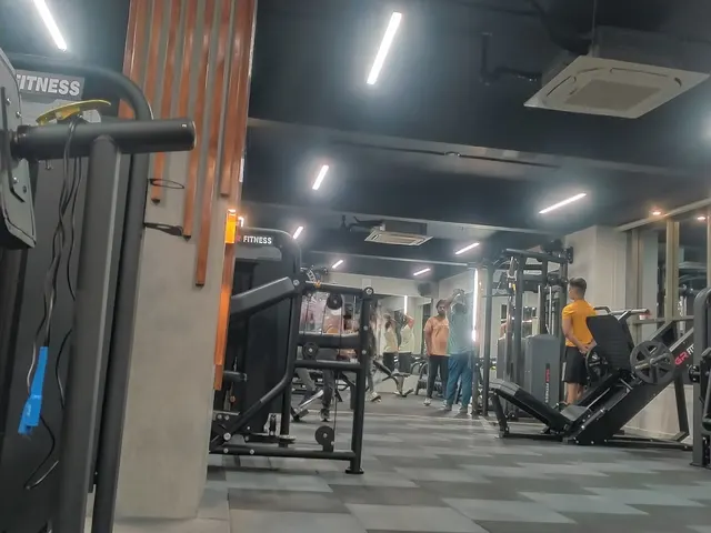 GYM REVOLUTION — Yoga in Nana Chiloda