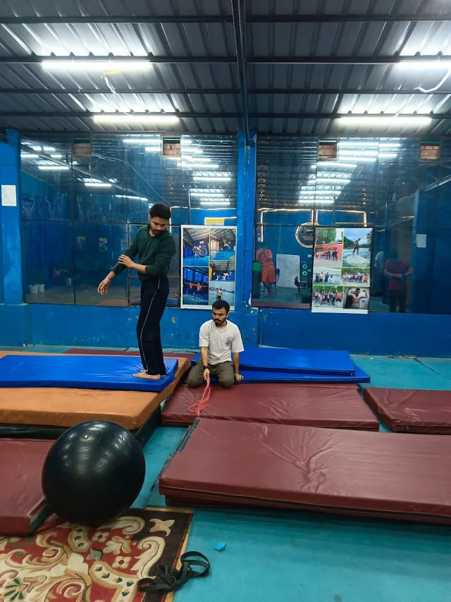 Master Calisthenics, Gymnastic Flips & Parkour Moves
