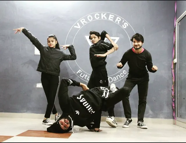 Vrockers — Dance in Gopal Pura Mode
