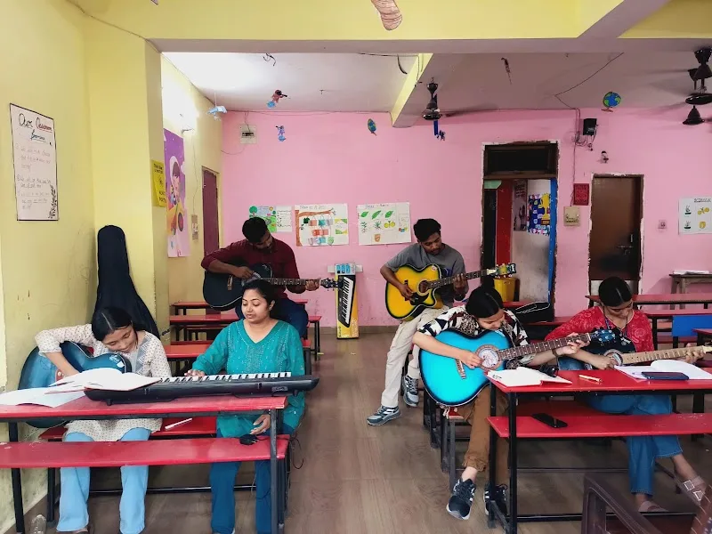 Genius Guitar and Piano Classes — Music in Sigra
