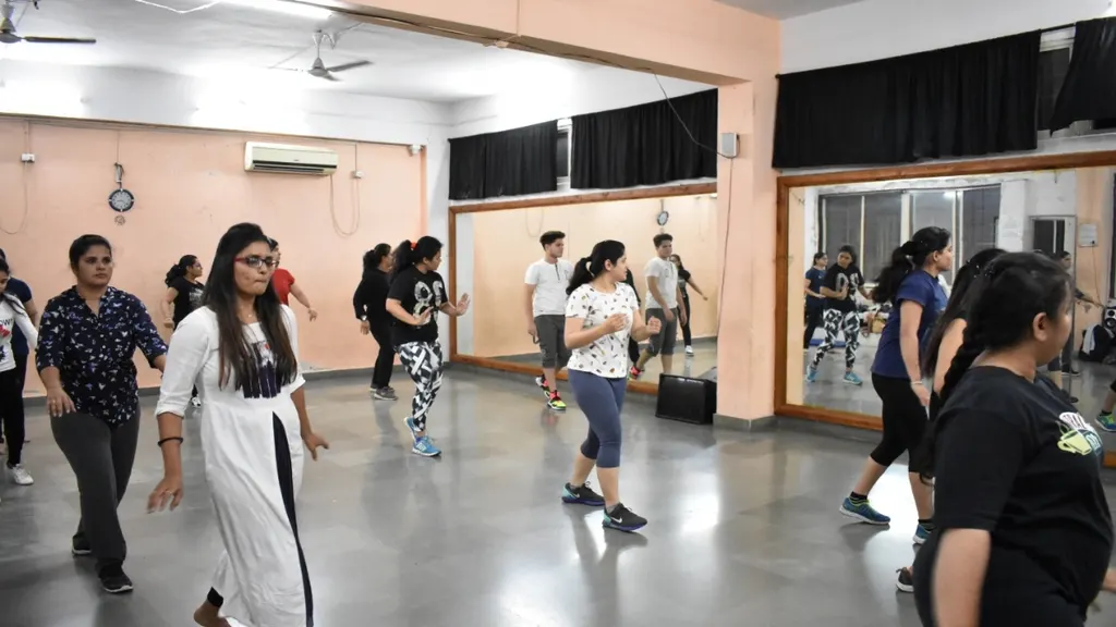 SD DANCE AND FITNESS HUB — Dance in Sadashiv Peth