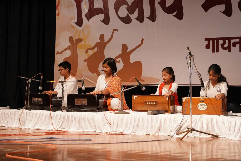 UNIVERSAL MUSIC & DANCE ACADEMY — Music in Wagholi