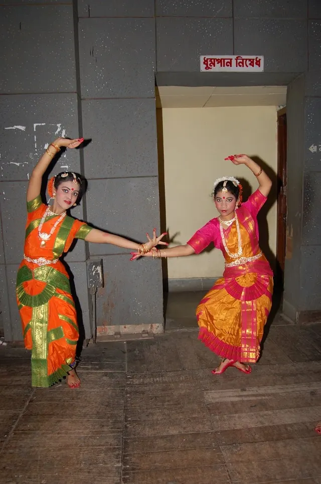 Kalamandalam Lake Gardens — Dance in Lake Gardens