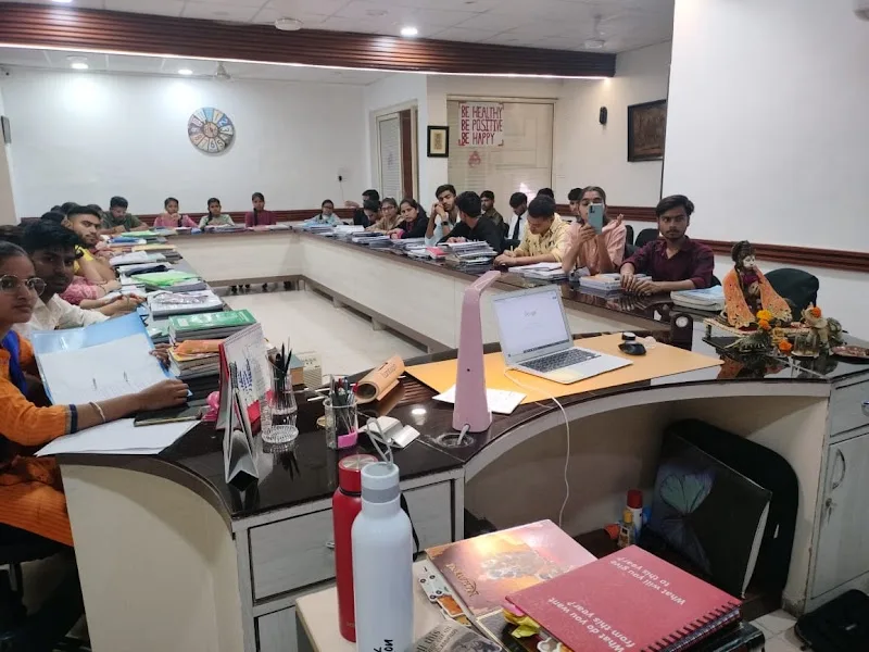 Pioneer Tutorials Gurukul — Language in Morar