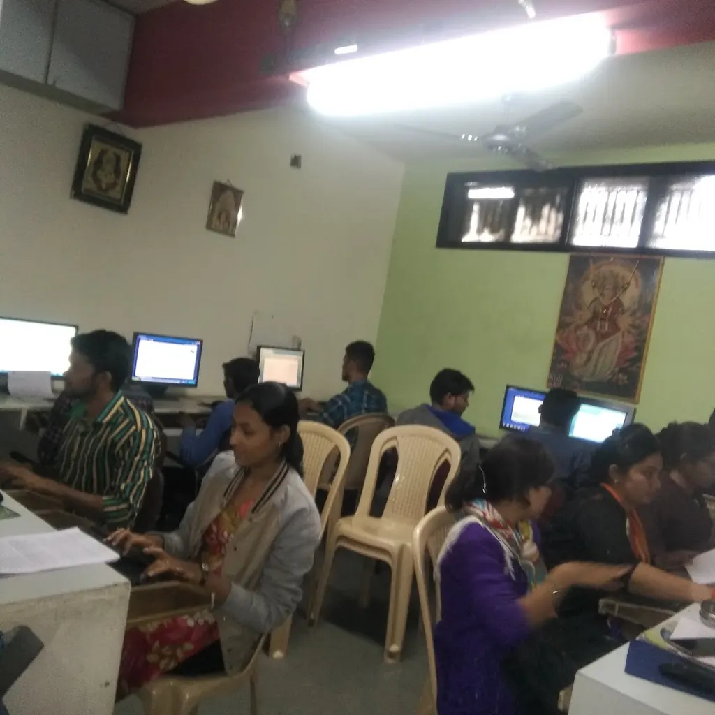 GIIT Computer Education — Coding & Robotics in Sector 2