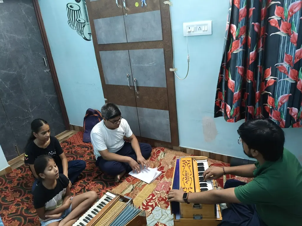 Gandharv Music Academy — Music in Tonk Phatak