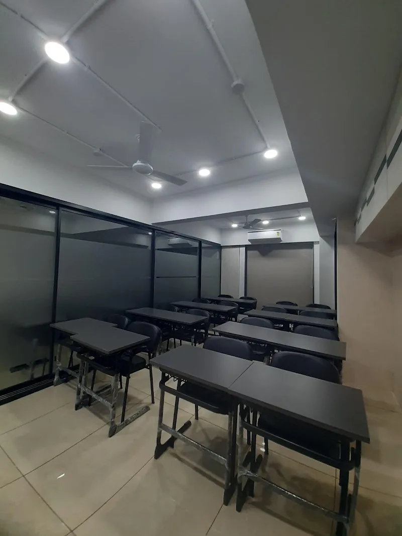 Karmayoga Academy 2 — Yoga in Kishan Para