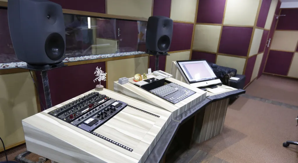V Sound — Music in Naranpura