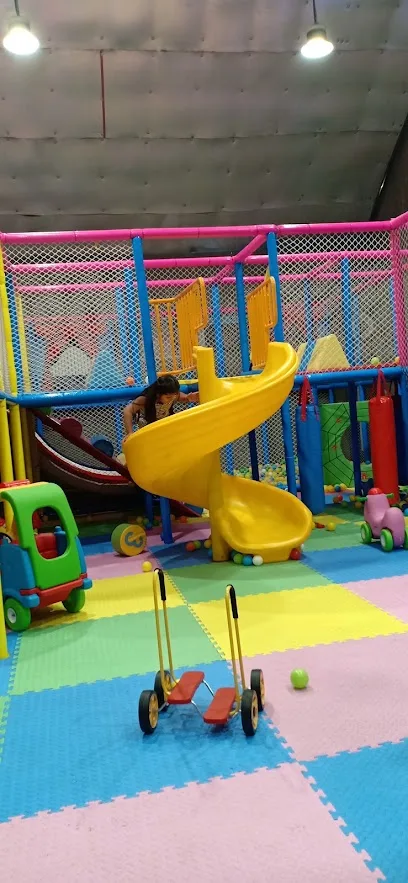 Manic Monkee - Game Zone — Game Zones & Arcades in Vesu, Surat