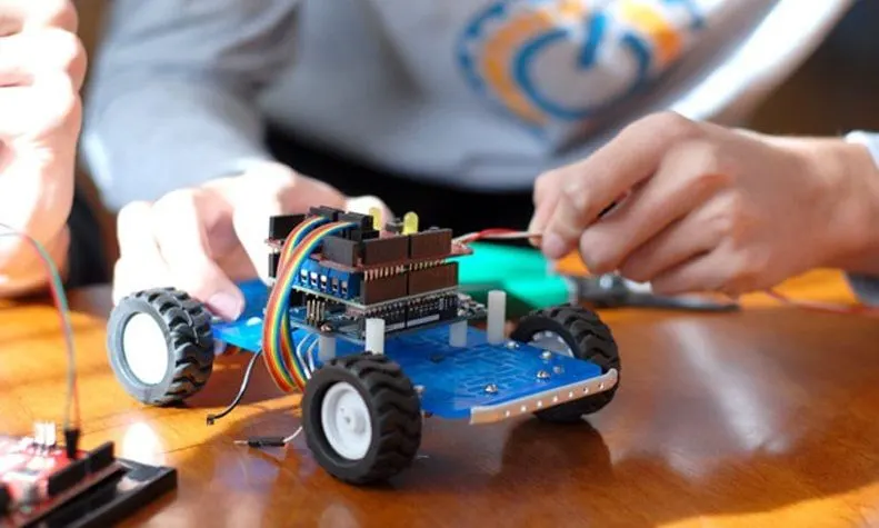 Incrediminds Robotics Sector 83 — Coding & Robotics in Sector 83